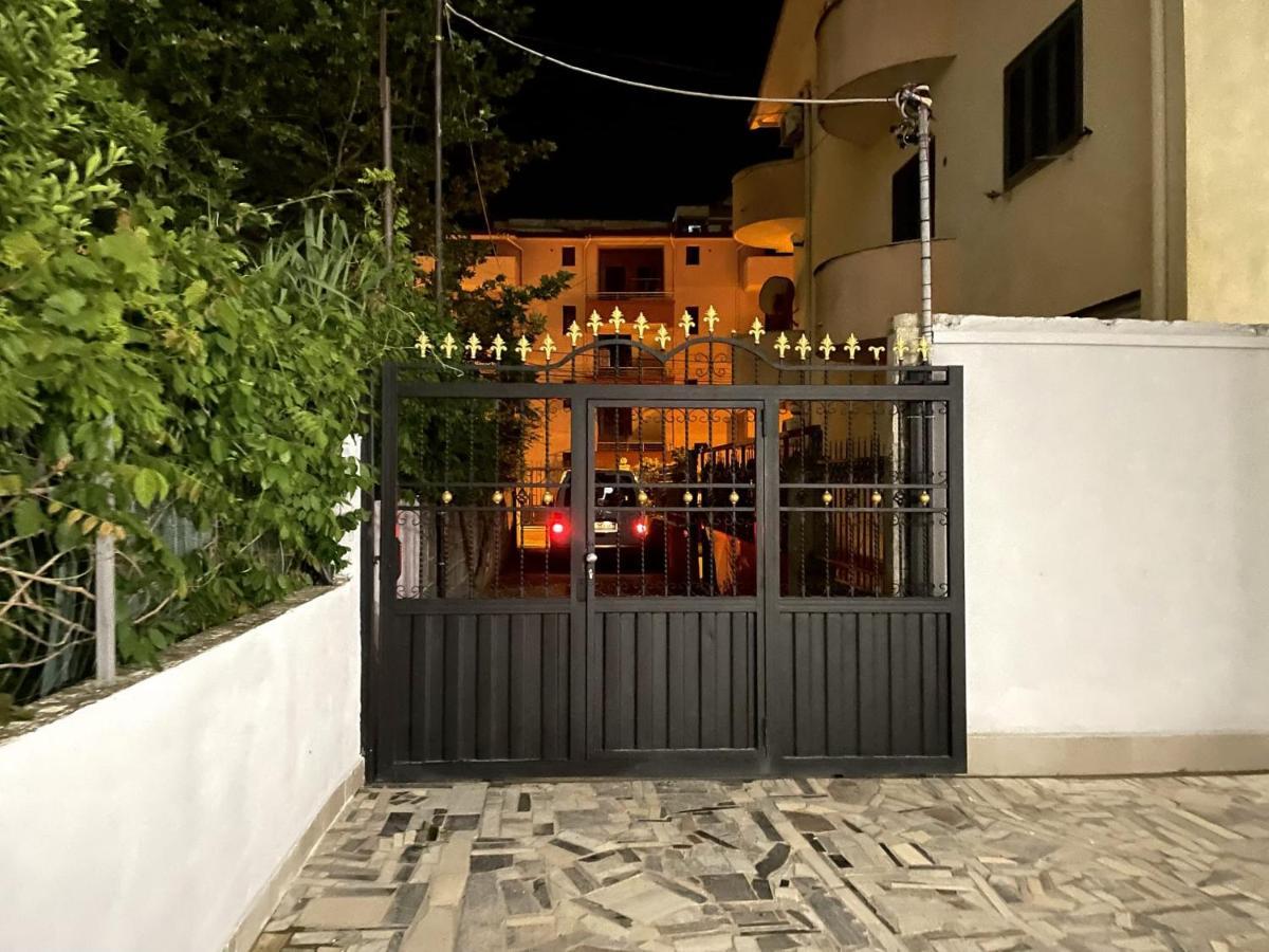 Edlira Apartments Durrës Eksteriør bilde